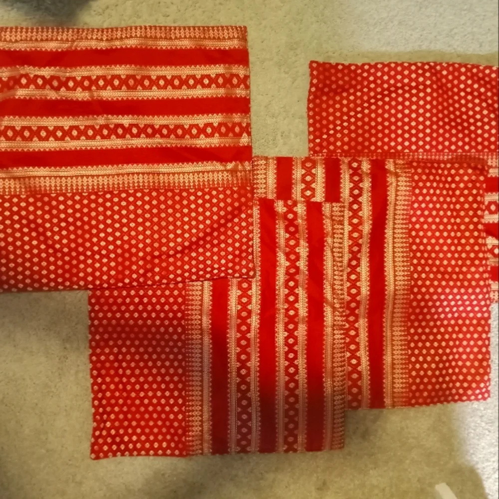 Set of 4 square pillow covers